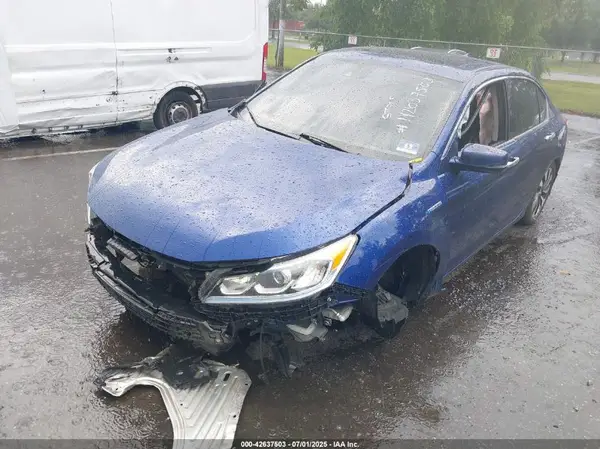 JHMCR6F56HC021033 2017 HONDA ACCORD - Image 2