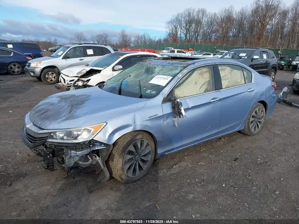 JHMCR6F56HC025728 2017 HONDA ACCORD - Image 2