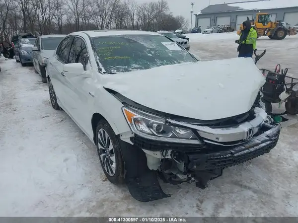 JHMCR6F56HC027009 2017 HONDA ACCORD - Image 1