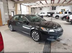 JHMCR6F56HC028239 2017 HONDA ACCORD