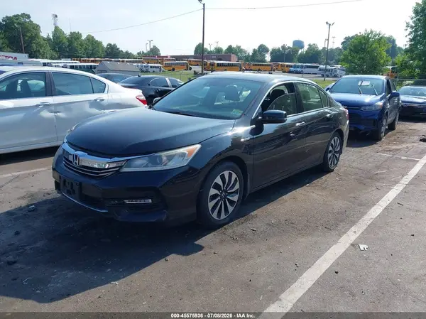 JHMCR6F57HC004158 2017 HONDA ACCORD - Image 2