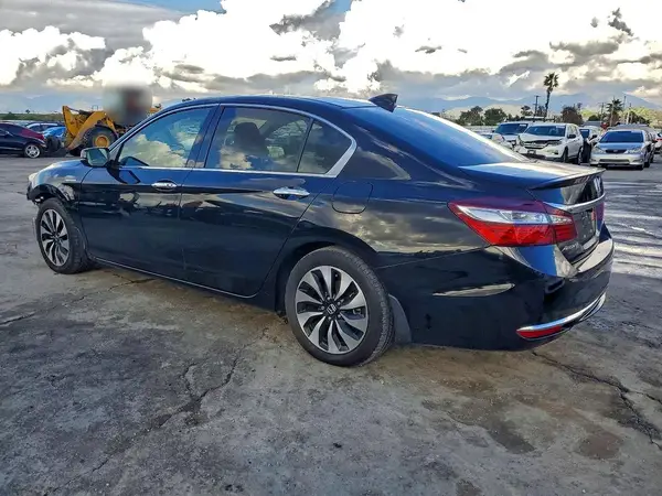 JHMCR6F57HC005973 2017 HONDA ACCORD - Image 2