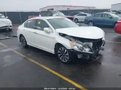 JHMCR6F57HC023700 2017 HONDA ACCORD