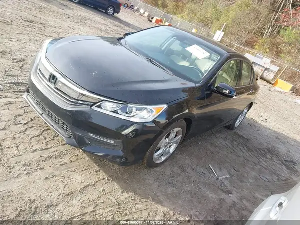JHMCR6F57HC025382 2017 HONDA ACCORD - Image 2