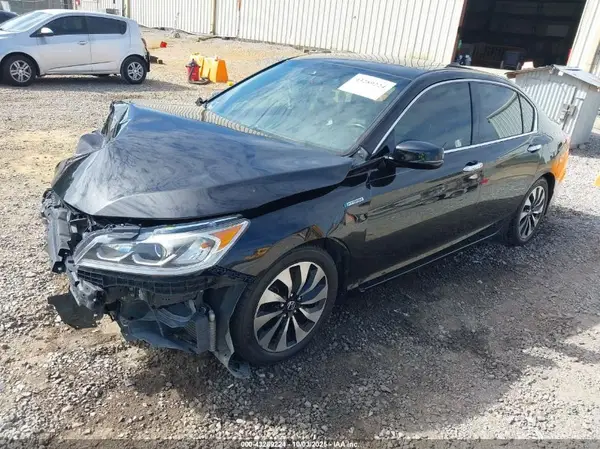 JHMCR6F58HC002631 2017 HONDA ACCORD - Image 2