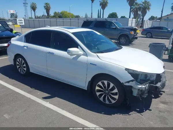 JHMCR6F58HC002760 2017 HONDA ACCORD - Image 1