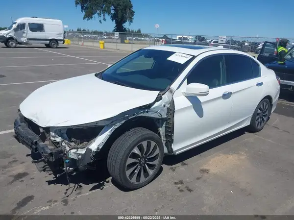 JHMCR6F58HC002760 2017 HONDA ACCORD - Image 2