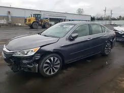 JHMCR6F58HC004895 2017 HONDA ACCORD