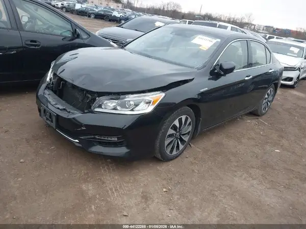 JHMCR6F58HC005447 2017 HONDA ACCORD - Image 2