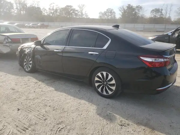 JHMCR6F58HC006100 2017 HONDA ACCORD - Image 2