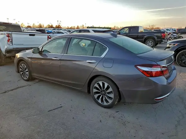 JHMCR6F58HC010762 2017 HONDA ACCORD - Image 2