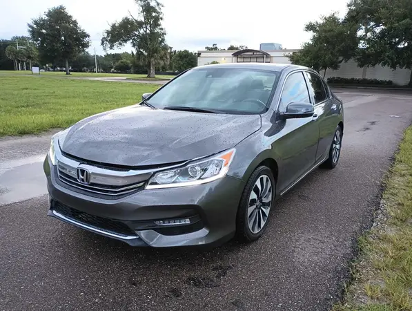 JHMCR6F58HC017176 2017 HONDA ACCORD - Image 2