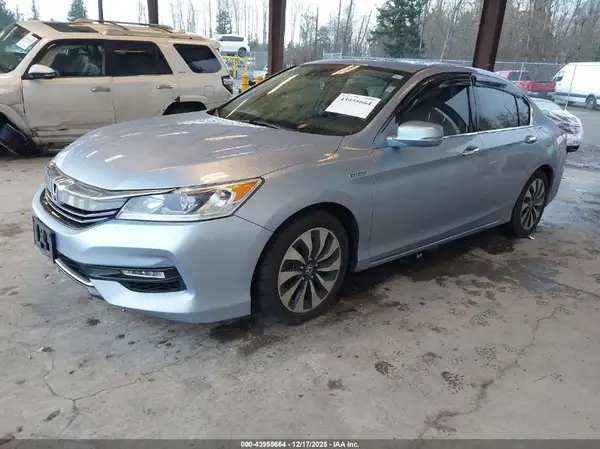 JHMCR6F58HC022717 2017 HONDA ACCORD - Image 2
