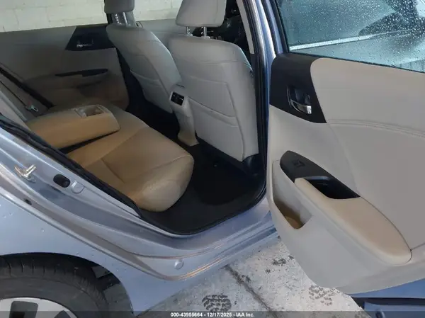 JHMCR6F58HC022717 2017 HONDA ACCORD - Image 8