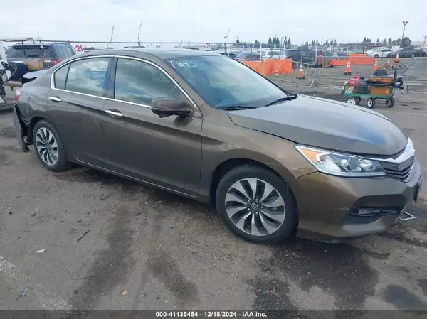 JHMCR6F58HC022913 2017 HONDA ACCORD - Image 1