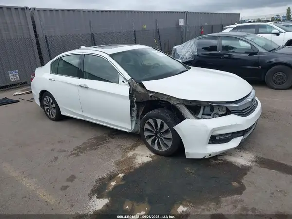 JHMCR6F58HC029103 2017 HONDA ACCORD - Image 1