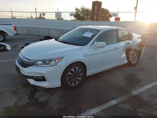 JHMCR6F59HC025982 2017 HONDA ACCORD - Image 2