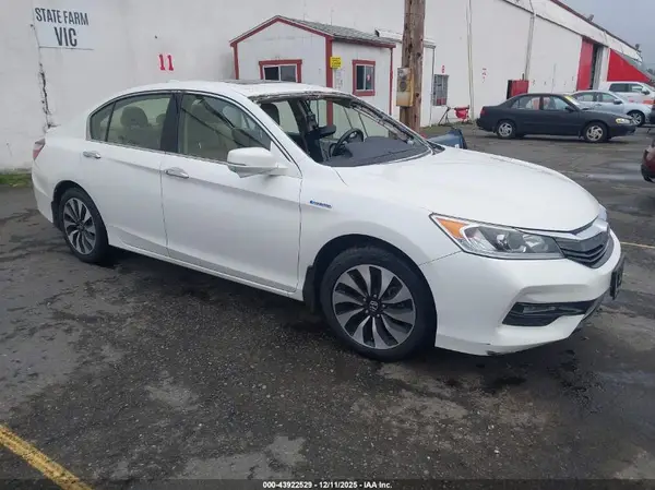 JHMCR6F59HC027800 2017 HONDA ACCORD - Image 1