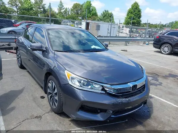 JHMCR6F59HC031054 2017 HONDA ACCORD - Image 1