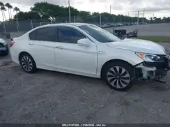 JHMCR6F5XHC001366 2017 HONDA ACCORD