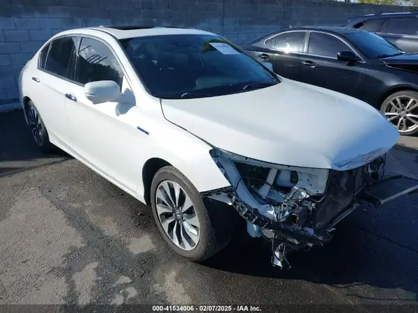 JHMCR6F5XHC003909 2017 HONDA ACCORD - Image 1