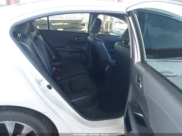 JHMCR6F5XHC004736 2017 HONDA ACCORD - Image 8