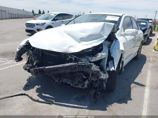JHMCR6F5XHC008558 2017 HONDA ACCORD - Image 2