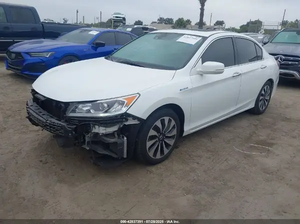 JHMCR6F5XHC008589 2017 HONDA ACCORD - Image 2