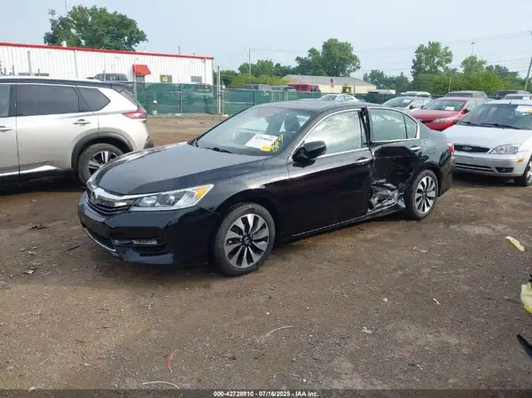JHMCR6F5XHC009807 2017 HONDA ACCORD - Image 2