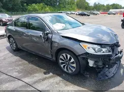 JHMCR6F5XHC012979 2017 HONDA ACCORD