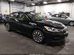 JHMCR6F5XHC013677 2017 HONDA ACCORD