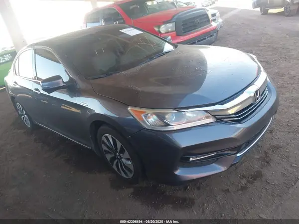 JHMCR6F5XHC024372 2017 HONDA ACCORD - Image 1