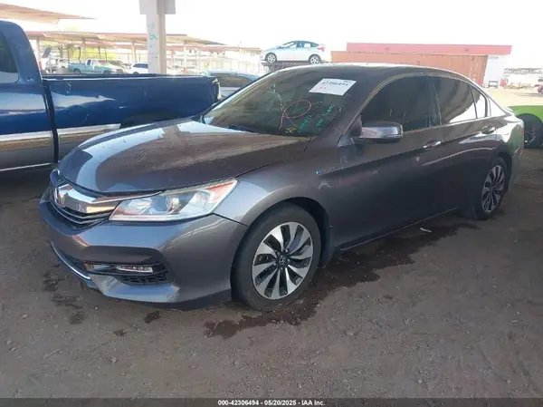 JHMCR6F5XHC024372 2017 HONDA ACCORD - Image 2