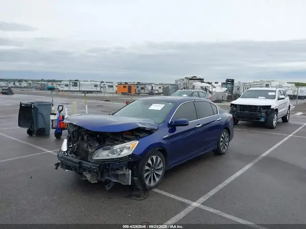 JHMCR6F5XHC027451 2017 HONDA ACCORD - Image 2