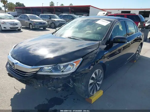 JHMCR6F5XHC028230 2017 HONDA ACCORD - Image 2