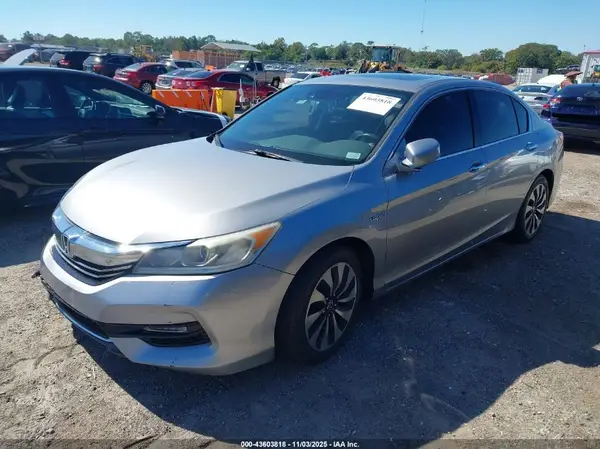 JHMCR6F5XHC028549 2017 HONDA ACCORD - Image 2