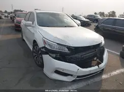 JHMCR6F70HC006769 2017 HONDA ACCORD
