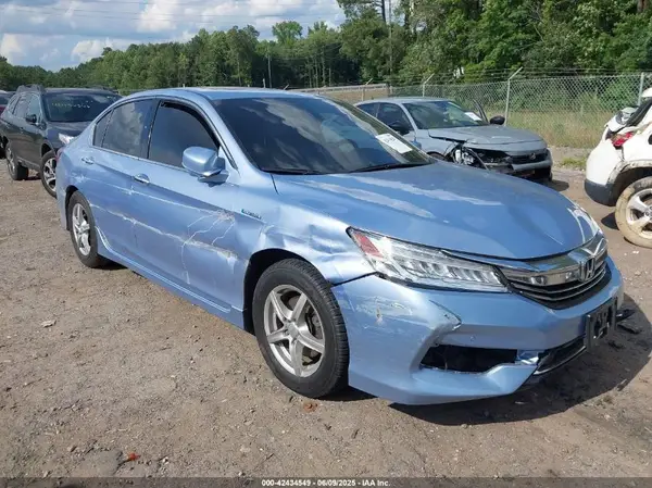 JHMCR6F70HC008134 2017 HONDA ACCORD - Image 1
