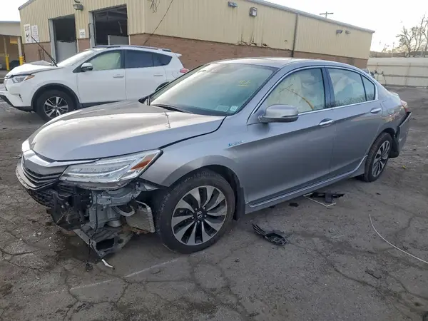 JHMCR6F70HC015097 2017 HONDA ACCORD - Image 1