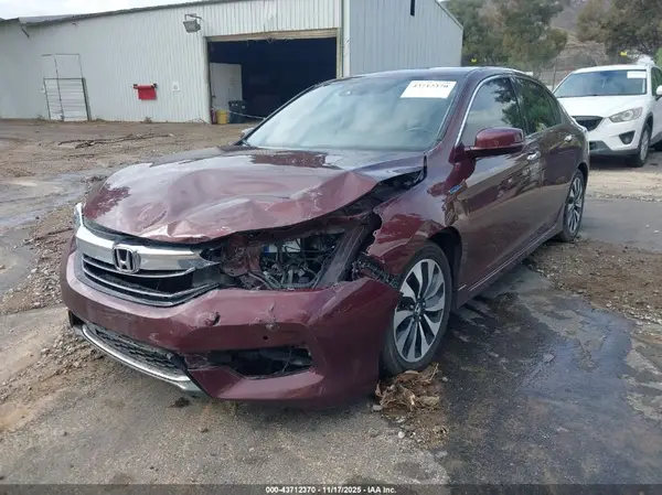 JHMCR6F70HC017657 2017 HONDA ACCORD - Image 2