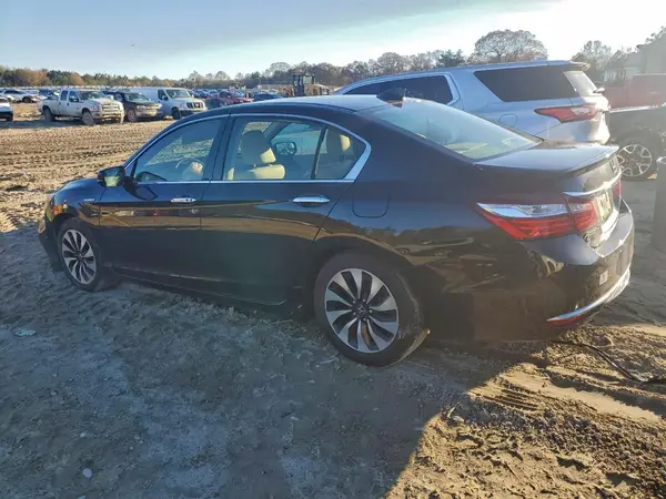 JHMCR6F70HC024740 2017 HONDA ACCORD - Image 2