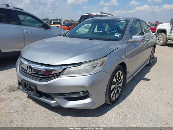 JHMCR6F70HC025466 2017 HONDA ACCORD - Image 2
