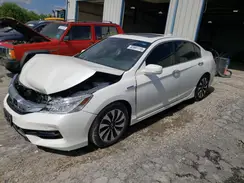 JHMCR6F70HC028142 2017 HONDA ACCORD
