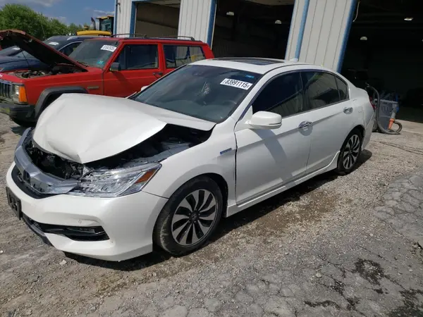 JHMCR6F70HC028142 2017 HONDA ACCORD - Image 1