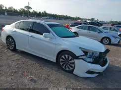 JHMCR6F70HC028285 2017 HONDA ACCORD