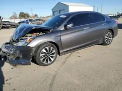 JHMCR6F70HC028447 2017 HONDA ACCORD