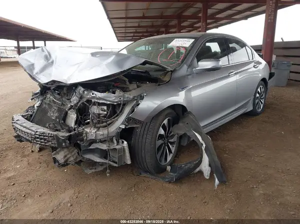 JHMCR6F71HC004111 2017 HONDA ACCORD - Image 2