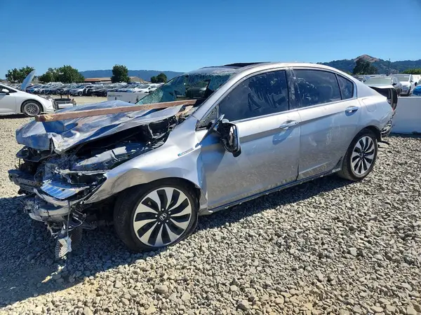 JHMCR6F72HC010693 2017 HONDA ACCORD - Image 1