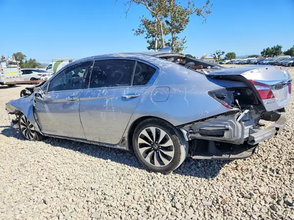 JHMCR6F72HC010693 2017 HONDA ACCORD - Image 2