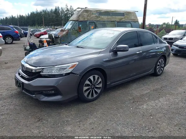 JHMCR6F72HC013190 2017 HONDA ACCORD - Image 2